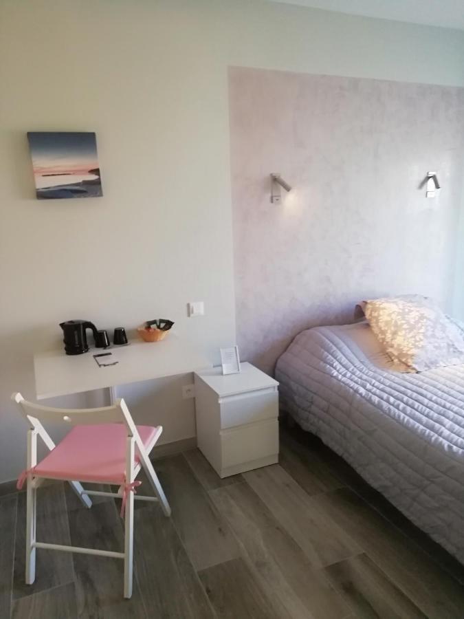 Le Merle Blanc Louchats Hotel Luaran gambar