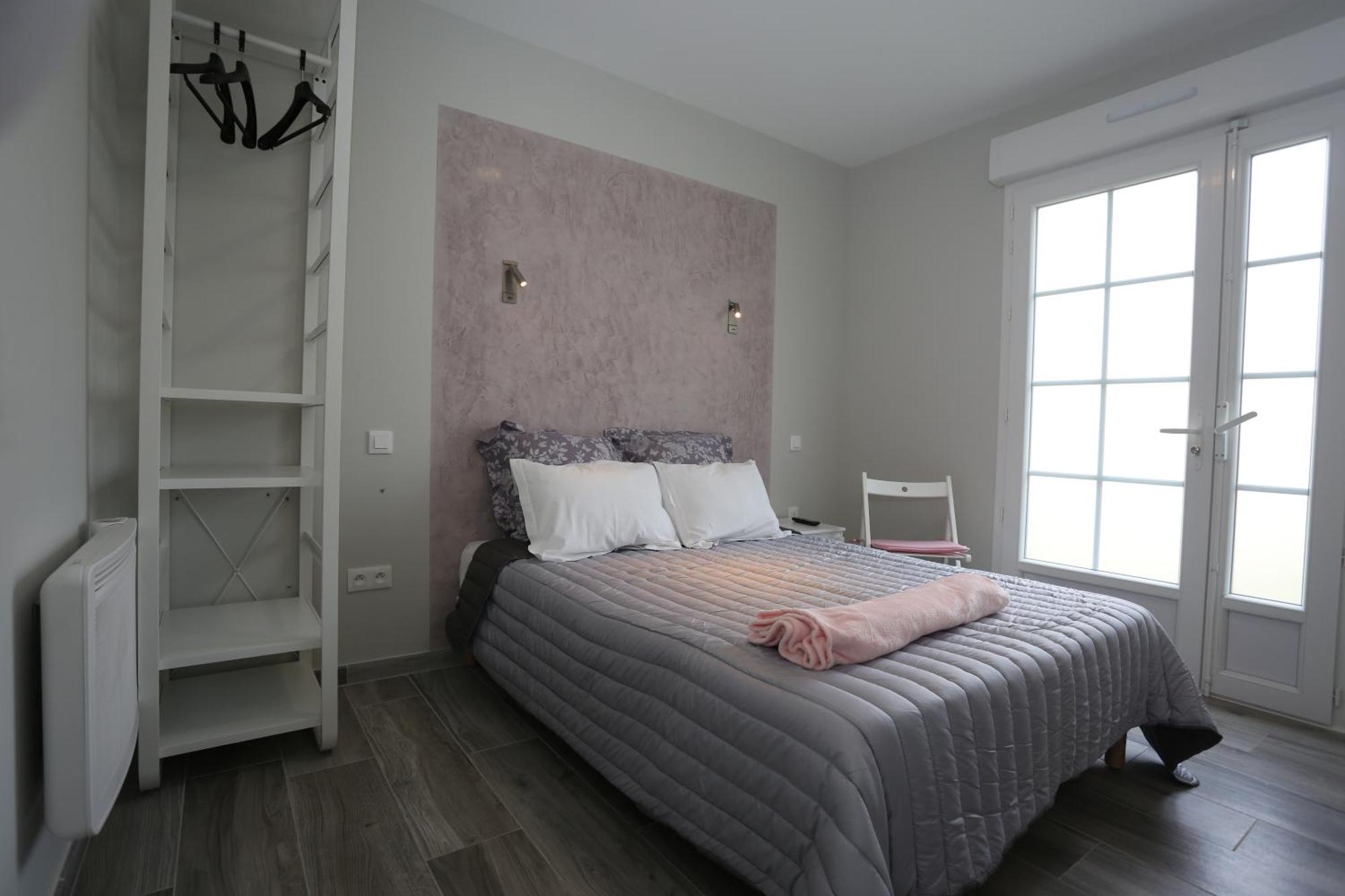Le Merle Blanc Louchats Hotel Luaran gambar
